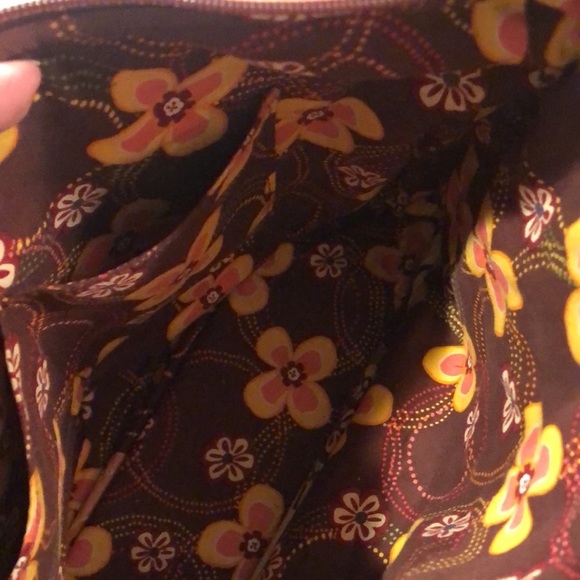 Vera Bradley -  Buttercup Shoulder Bag -  2 Front Zipper & 2 inside Pockets - Picture 8 of 8